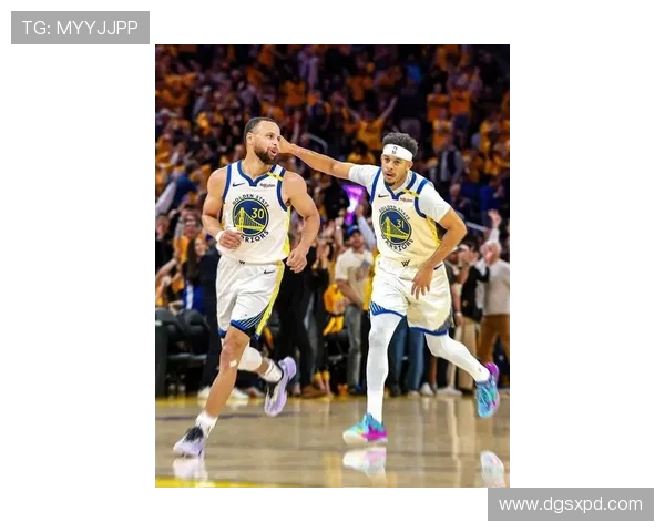 勇士队新赛季阵容曝光 库里与汤普森携手挑战更强对手